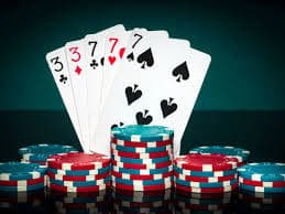 Live blackjack dealer streaming in HD on mobile screen